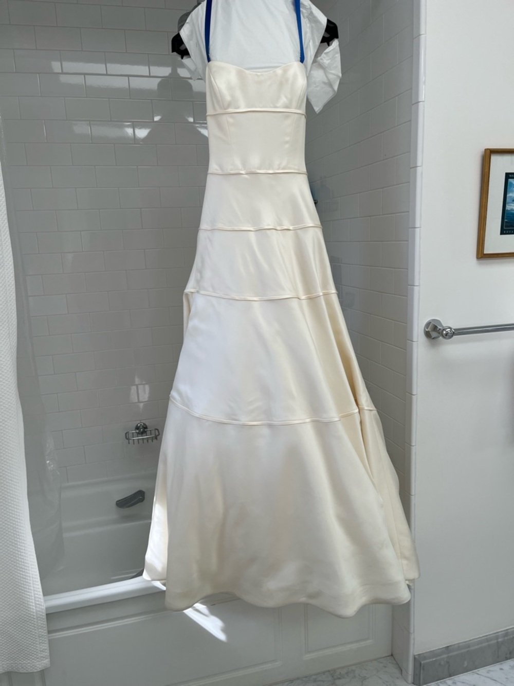 Vera Wang Creamy White Wedding Dress